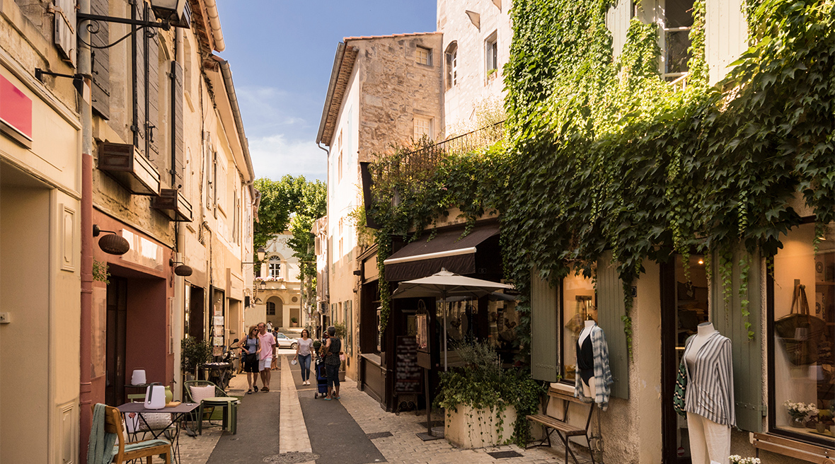 visiting-saint-remy_3_old-town-boutiques